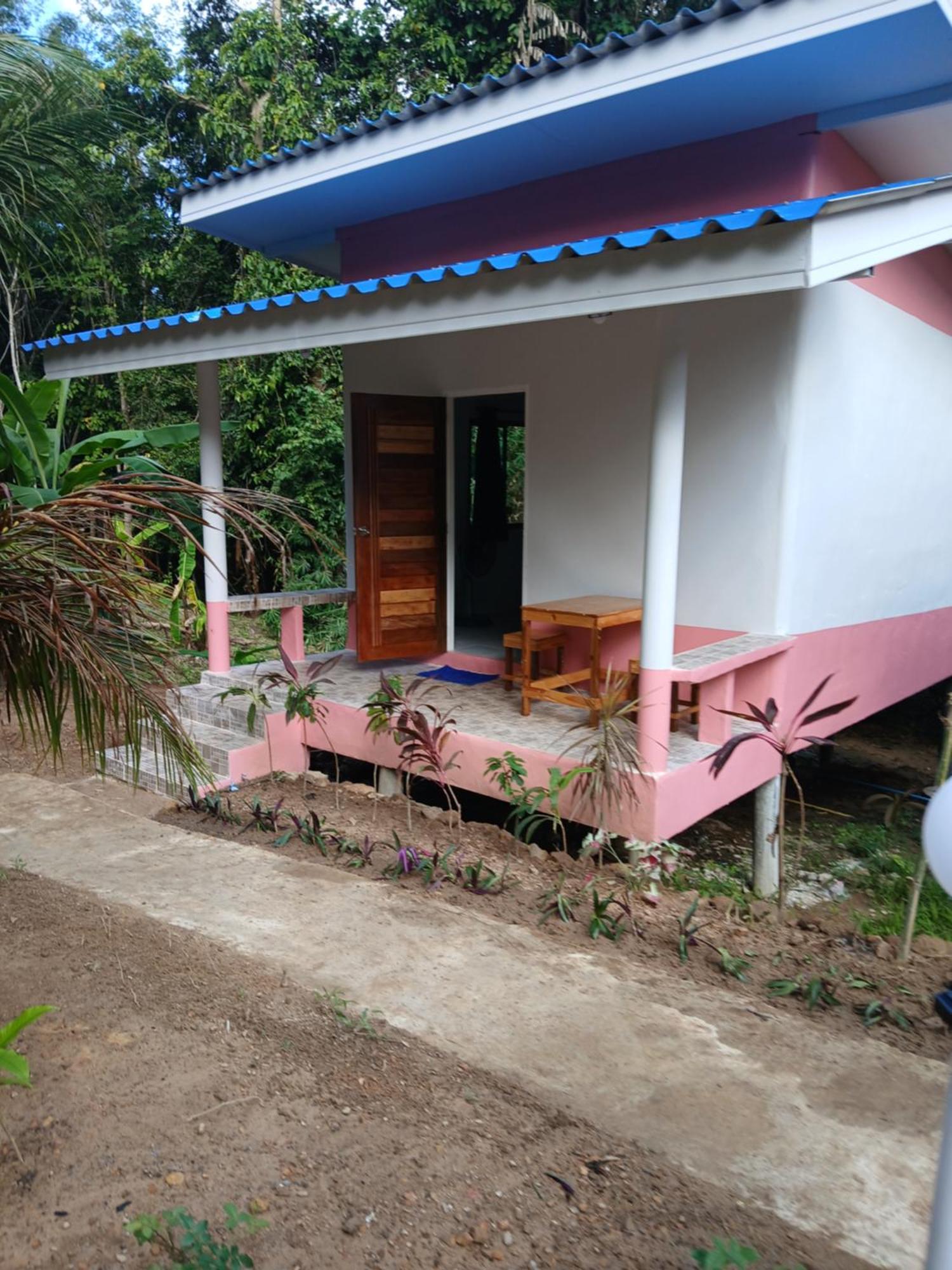 Hotel Pineapple Gardens Ko Kut Exterior foto